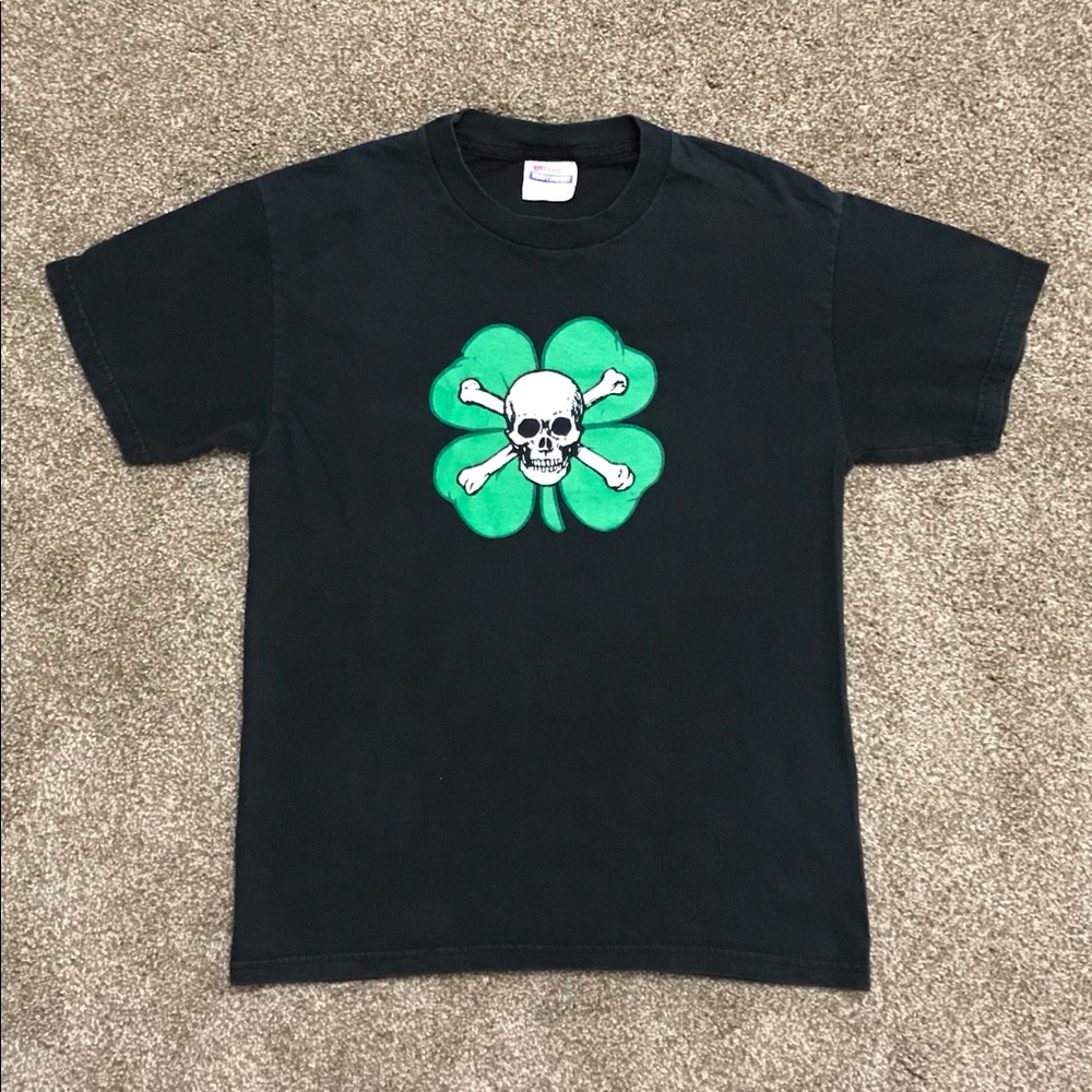 Black Skull and Shamrock t-shirt, Size Small